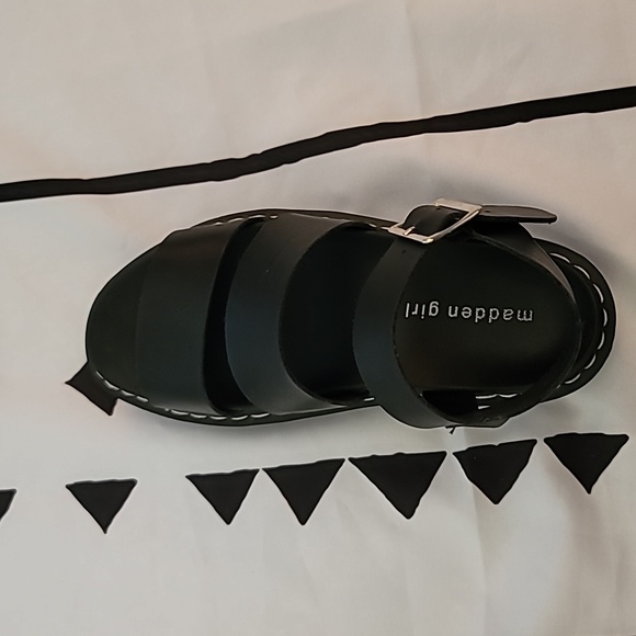 Madden Girl | Black Platform Sandals | Size 6 - Picture 3 of 5